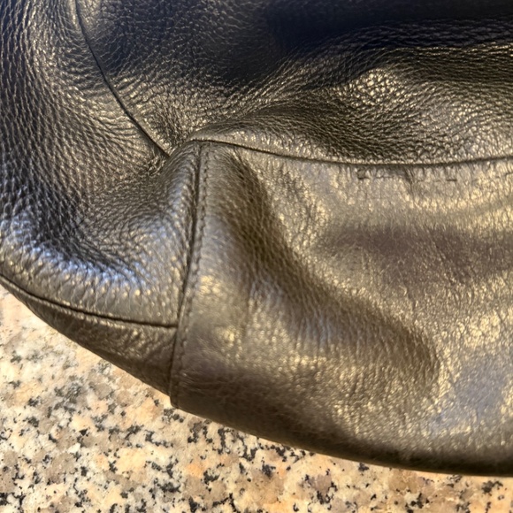 Authentic Prada Black leather bag with Silver hardware - Picture 8 of 16